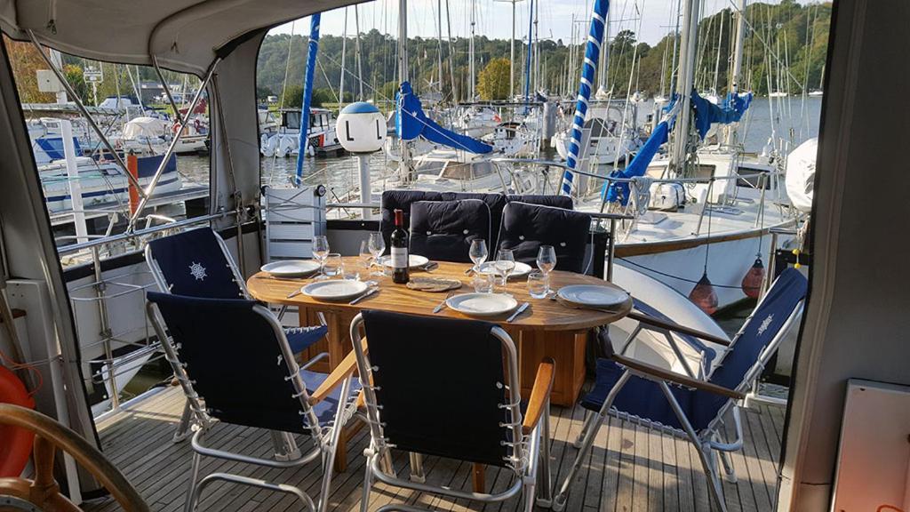 Vedette Hollandaise De 13 M Pour Sejour Insolite Nivillac Exterior foto
